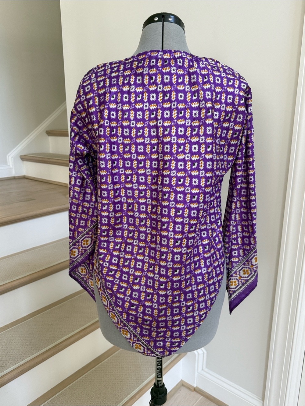 100% silk Purple Patterned Long-Sleeve Asymmetric Tunic Top - Picture 2 of 3